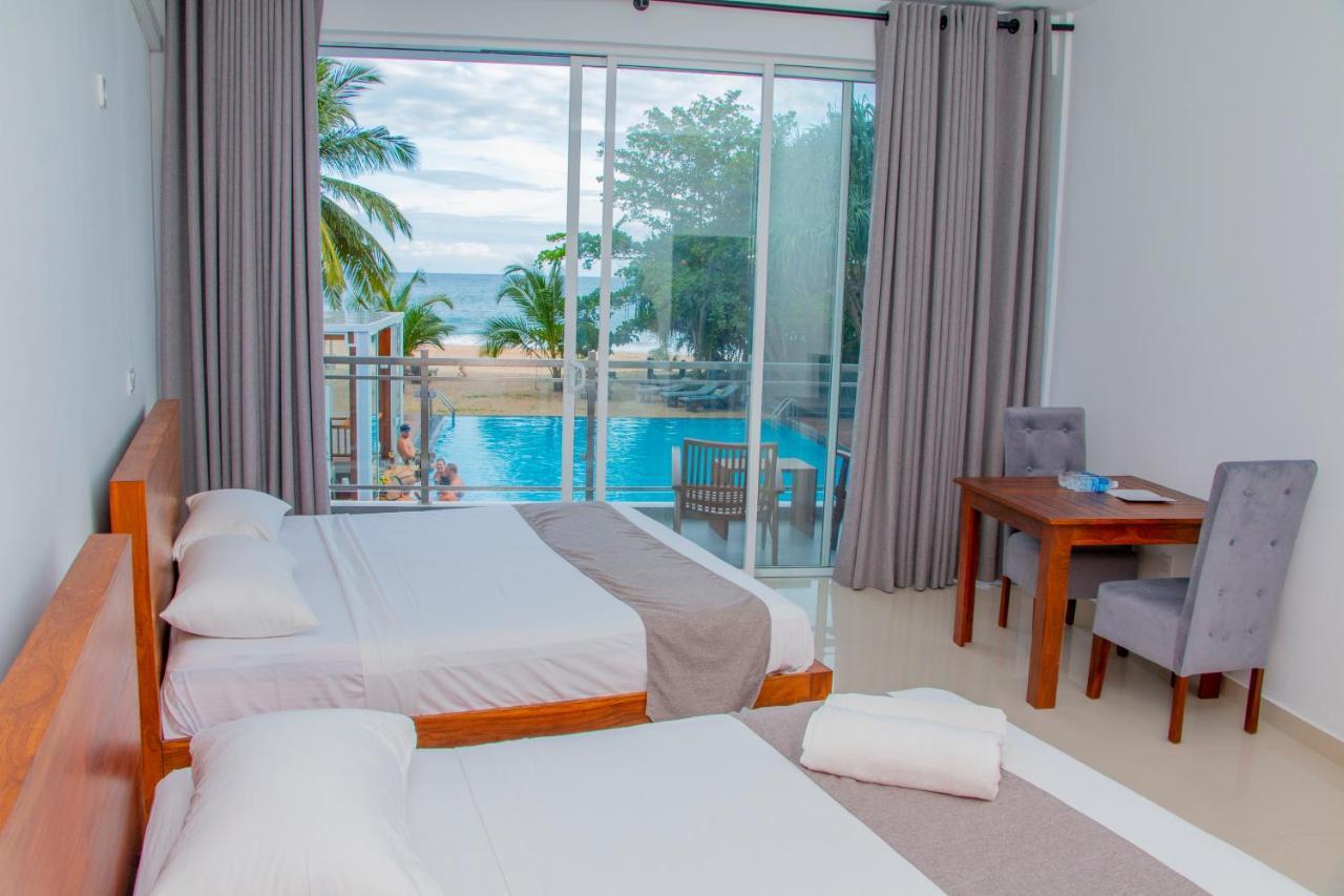 Marakolliya Beach Resort Tangalle Exterior photo