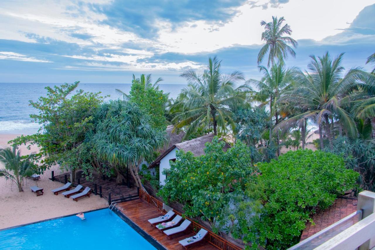 Marakolliya Beach Resort Tangalle Exterior photo